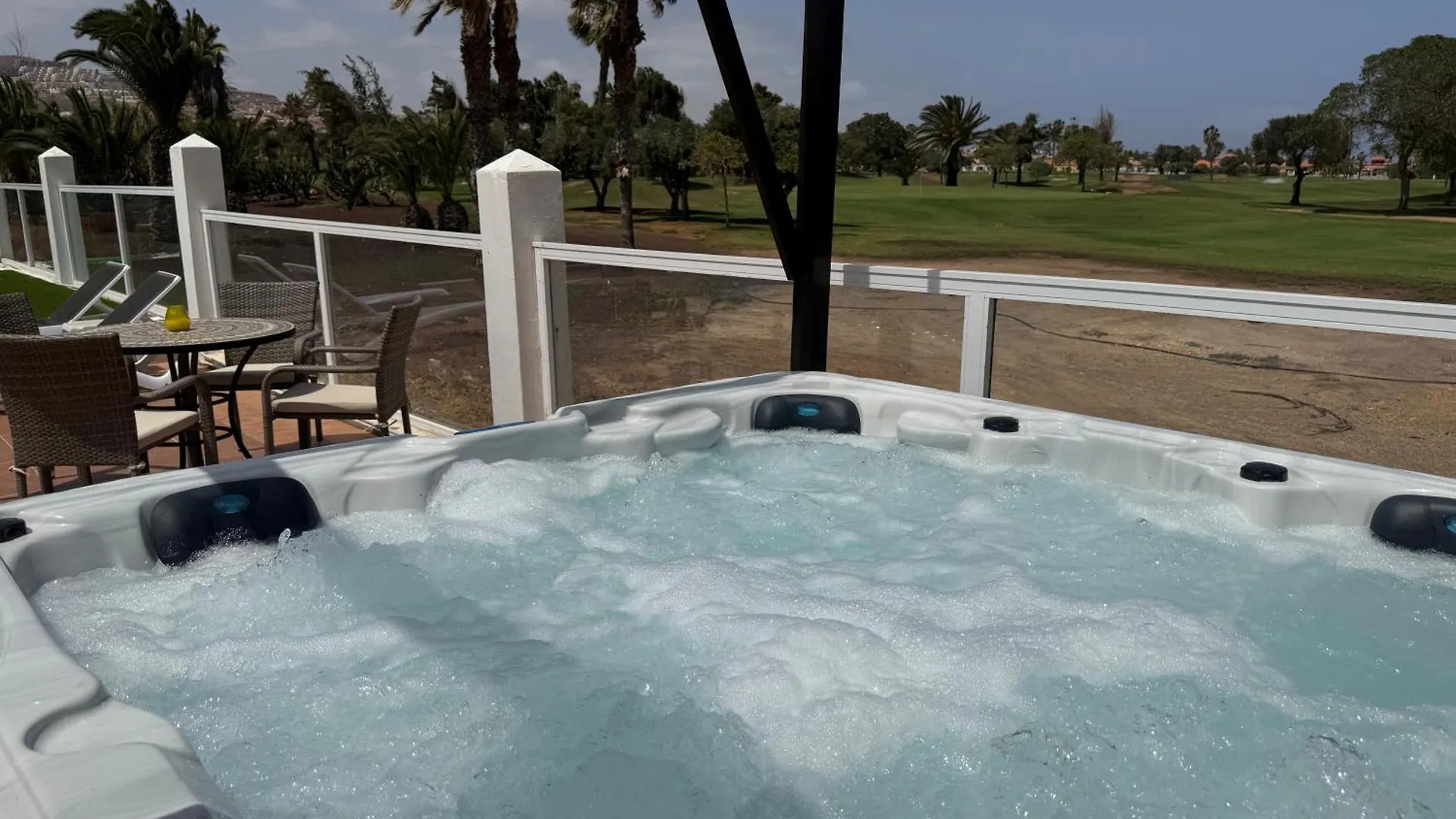 Vista Verde, Luxury Family Front Line Golf, Hot Tub,Pool Table, 8 Pers, Caleta De Fuste Villa